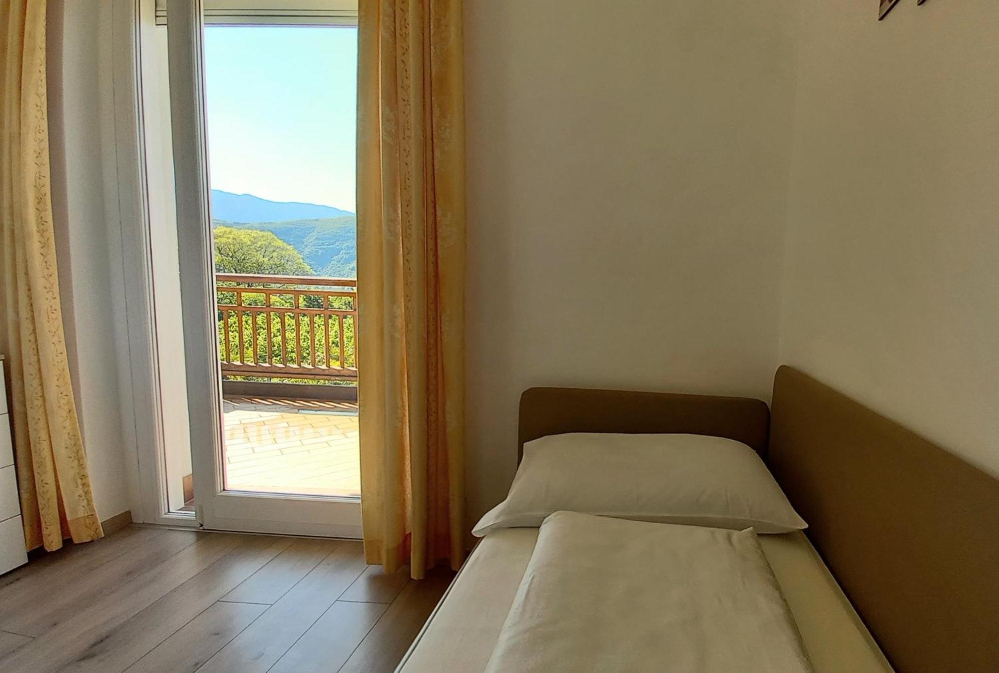Hotel Garni Gruener Baum Laives Eksteriør billede