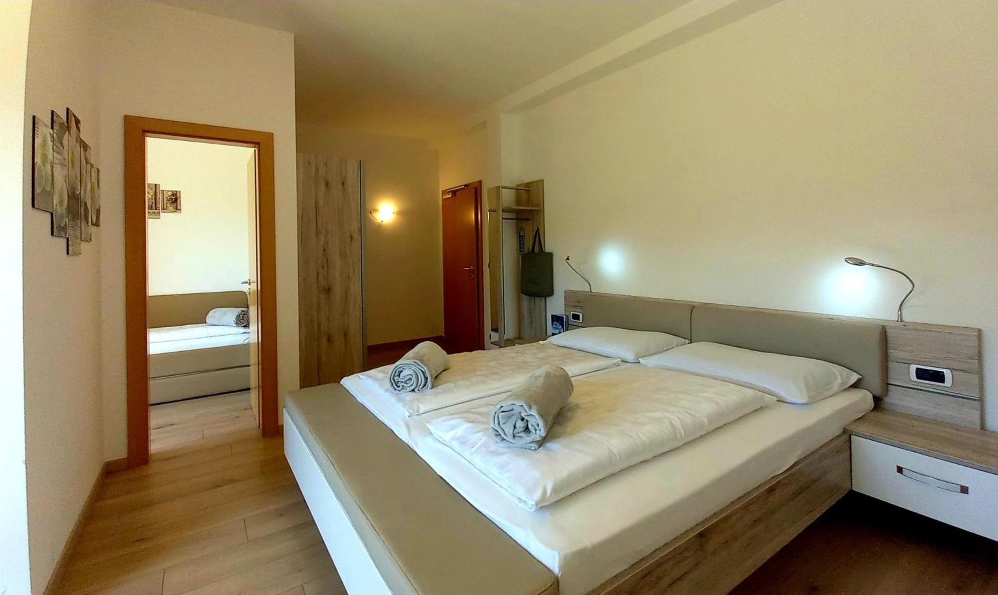 Hotel Garni Gruener Baum Laives Eksteriør billede