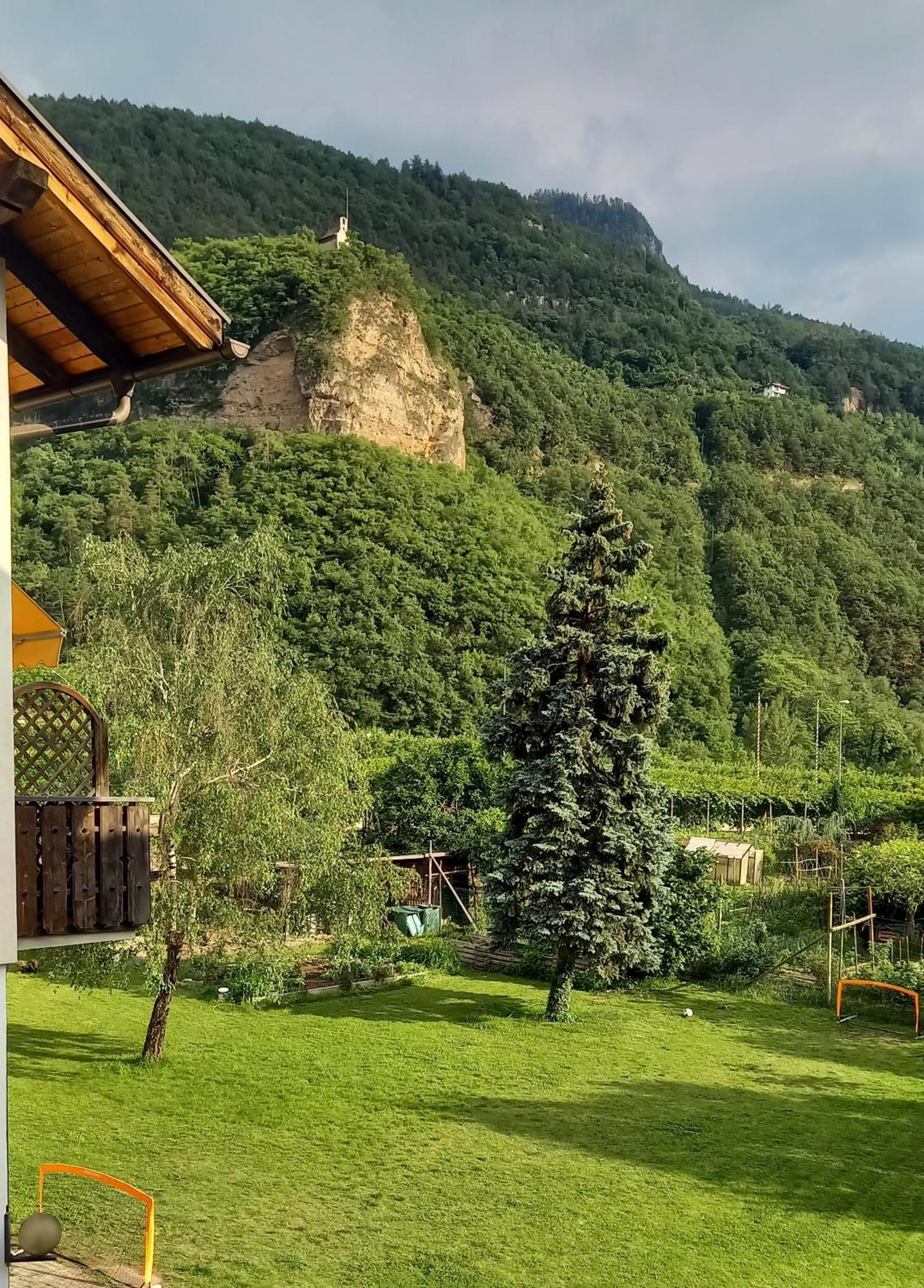 Hotel Garni Gruener Baum Laives Eksteriør billede